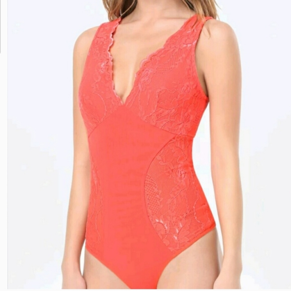 Bebe Mesh and Lace bodysuit size Medium new with t